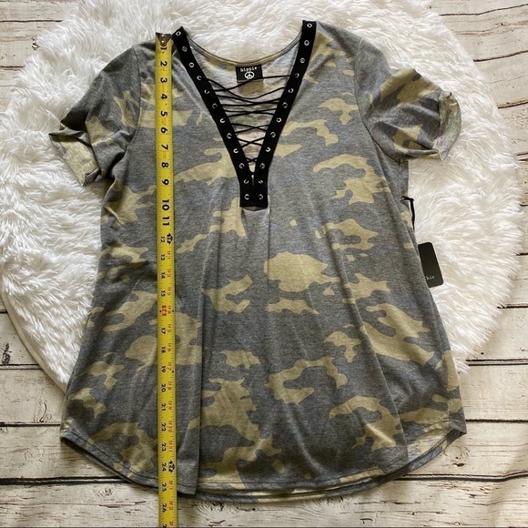 HIPPIE Chic NWT lace up camouflage short sleeve - Picture 5 of 9